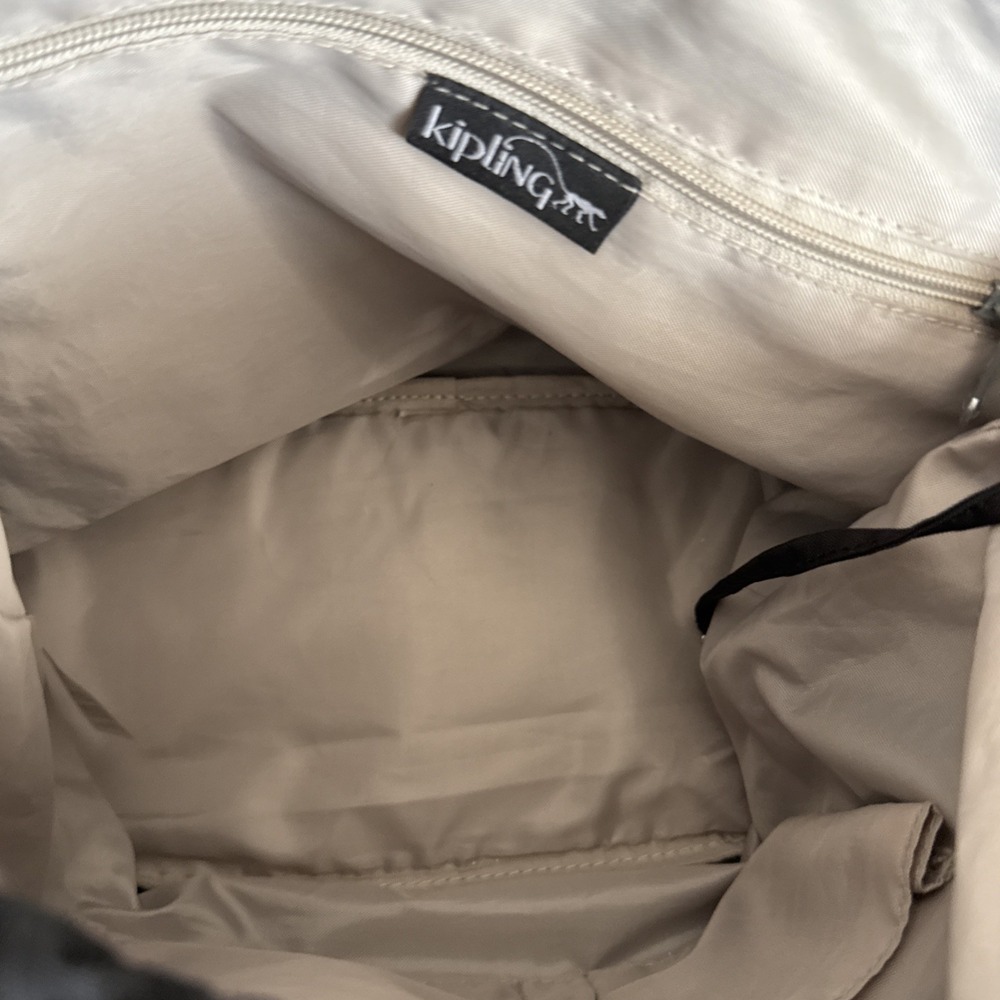 Kipling Joetsu Black Nylon Backpack Drawstring Zipper Pockets Monkey Keychain - Picture 7 of 11